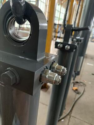 Engineering and construction machinery cylinders